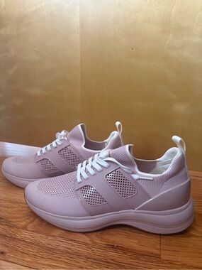 NWT Tory Burch Sneakers